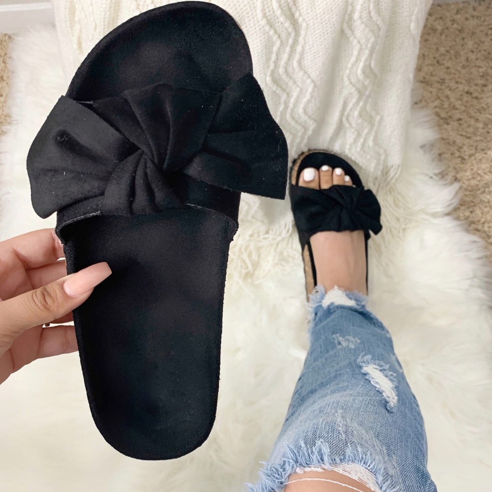 NEW Jayla Slip Ons- in Black